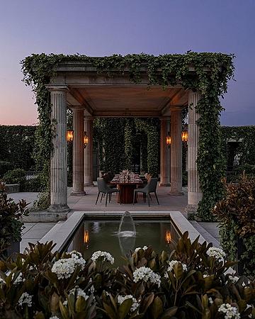 Parisian Outdoor Gallery: Luxury Garden Style Restaurant Ambiance