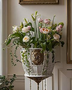 Adding Dragonflies To Planted Containers And Flower Urns