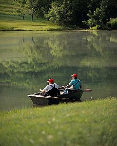 Why Peaceful Lake Scenes Work Well for Desktop Wallpapers