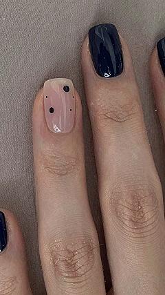 Minimalist Black Polka Dot Gel Nails for Sunny Days