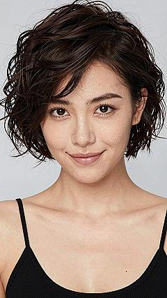 Why Tousled Wavy Bobs Create Instant Volume