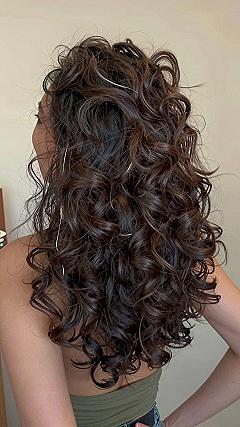 Voluminous Half-Up Style for Naturally Curly Hair