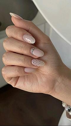 Adding Tiny Dot Accents and Pearls to Your Pedicure