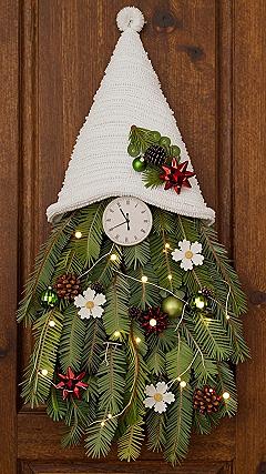 Crafting a Gnome Pine Needle Wall Hanging for the Holidays