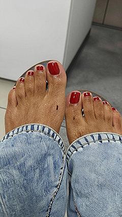 Keeping Bright Red Toe Nail Polish Chip Free