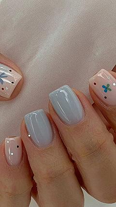 Keeping Blue Floral Gel Nails Fresh All Summer Long