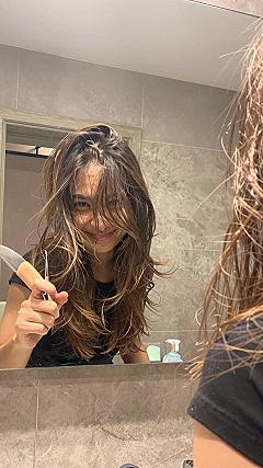 Maintaining Long Layers and Butterfly Haircuts at Home