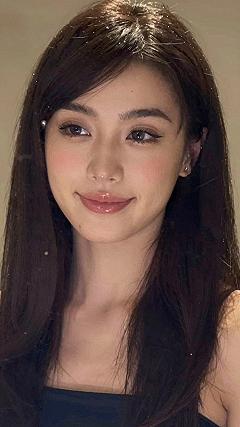 Pinning Back Long Fringe with Delicate Pearl Hair Clips