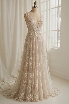 Boho Chic Bride Dresses: Unique Floral Lace Wedding Gowns