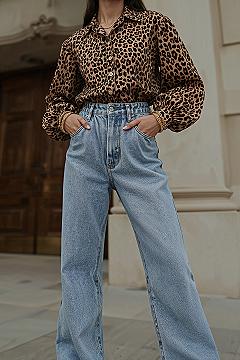 Fall Street Style 2024: Leopard Print & Palazzo Jeans for a Chic Look