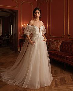 Sophisticated Off-Shoulder Tulle Gown with Delicate Lace