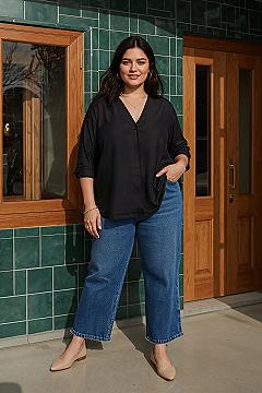 Effortless Jeans and Blouse Outfits for Plus Size Everyday Style
