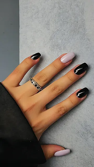 Frozen Fantasy Nails