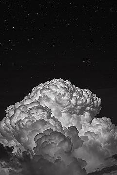 Stunning Black Sky Cloud Wallpaper 4K for AMOLED Screens