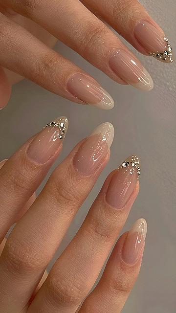 Minimalist Rhinestone French Manicure Ideas