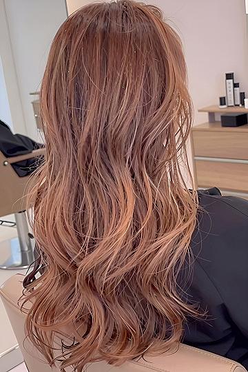 Blending Brown Hair with Strawberry Blonde Highlights