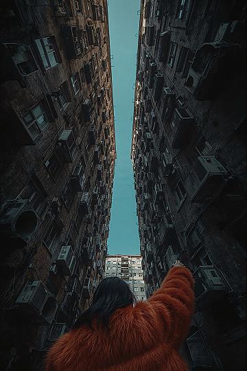 Urban Architecture: Captivating Cityscapes Through Cool Angles Photography