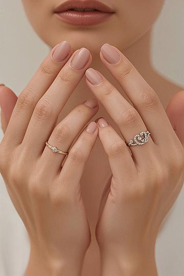 Elegant Short Nail Art: Classy Gel Designs for Every Occasion