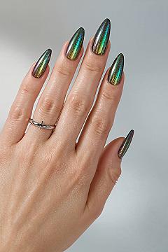 Mesmerizing Magnetic Cat Eye Nails: Hottest Chrome Trend of 2026
