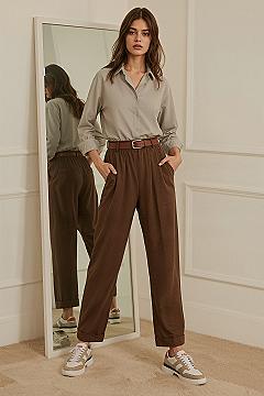 Chic Business Casual Fall: Smart Relaxed Trousers Outfits for Work