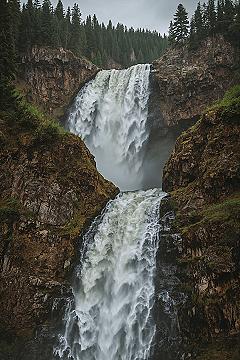 Majestic Waterfall Aesthetic: Untamed Nature’s Serene Cascade