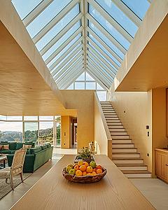 Light-Filled Dream Home Interiors: High Ceilings & Countryside Charm 2024