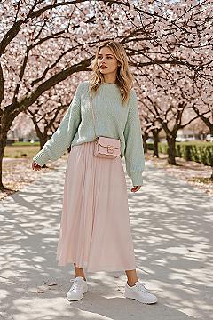 Pastel Perfection: Chic Skirt Outfits for a Spring Look di Moda