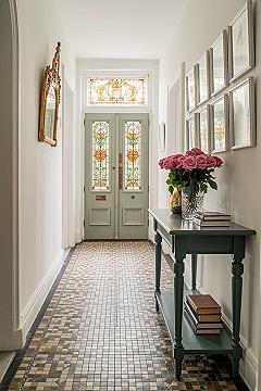 Pretty Edwardian Hallways: Stained Glass & Patterned Tile Perfection