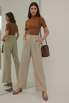 Vintage Elegant Outfits: Beige Pants Workwear for Mid-Sizes