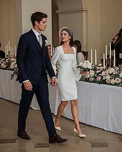Courthouse Wedding Outfits: Mini Dress Elegance with a Birdcage Veil