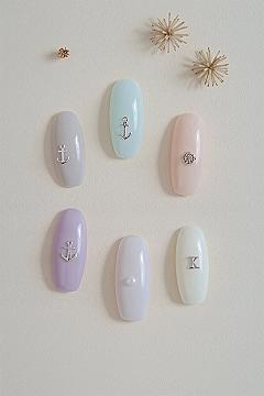Elegant Pastel Press-Ons: Pretty Acrylic Nails with Charms