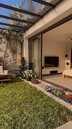 Designing a Glass Roof Courtyard Garden for Small Spaces