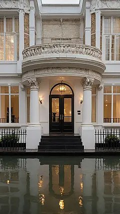 Chic Dwellings, Wet Wonders