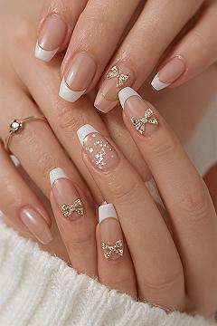 Elegant Gold French Tip Nails: Classy & Chic Manicure Ideas