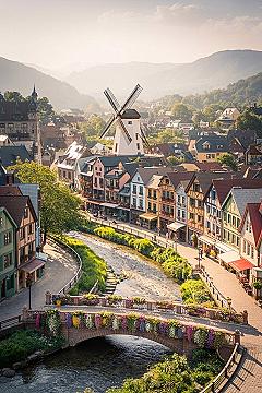 Fairytale Towns: Enchanting US Travel Spots for Your Next Aesthetic Getaway