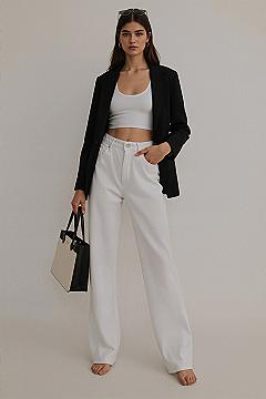 Effortless Chic: Fresh Minimalist Wide-Leg Denim Outfits