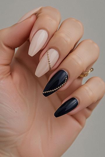 Sophisticated Navy & Gold Diagonal Nails for Formal Events