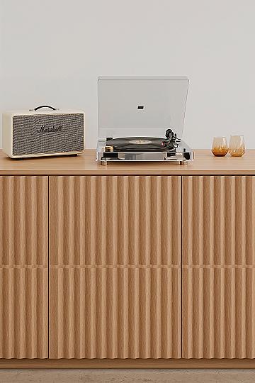 Aesthetic Eclectic Small Apartment Vinyl Player Decor