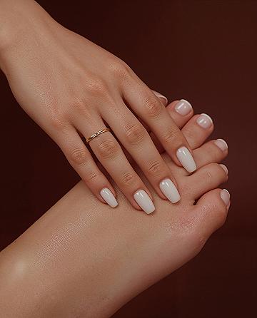 Classy Milky & Gel Toe Nails: Coordinated Soft Nail Designs