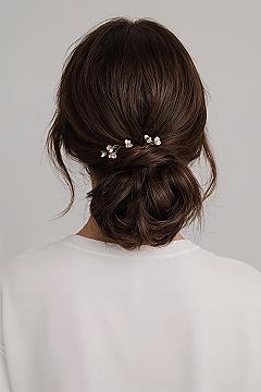 Elegant Low Ponytail: Chic Wedding Hair for Long Hair