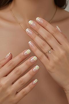 Summer Nails 2026: Dots, Stripes & French Tips Delight