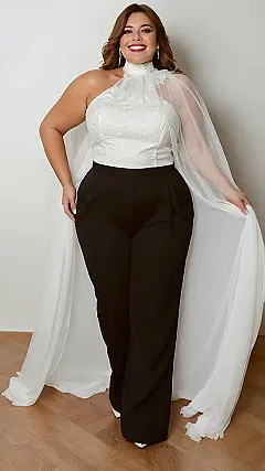 Plus Size Fashion: Rocking the Trench!: