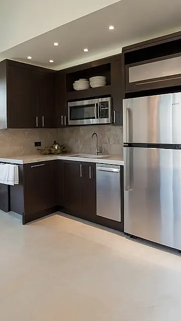 Kitchen Remodel: From Bland to Bling!