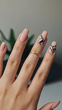 Black & Gold Majesty: Fall’s Royal Touch