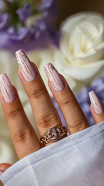 Sun-Drenched Sparkle Tips