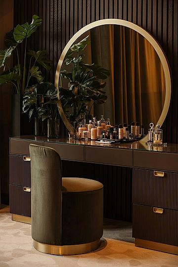 Luxury Makeup Vanity: Contemporary Design for Bridal Suites & Closets