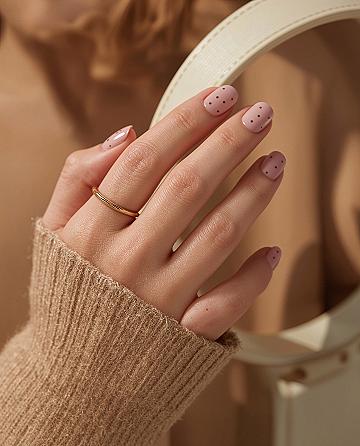 Minimalist Chic: Elegant Polka Dot Gel Nails