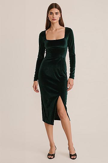 Chic Sophistication: Emerald Green Long Sleeve Velvet Midi Dress