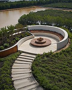 Creating a Curved Retaining Wall and Integrated Seating Area