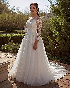 Pairing Long Lace Sleeves with Forest Settings
